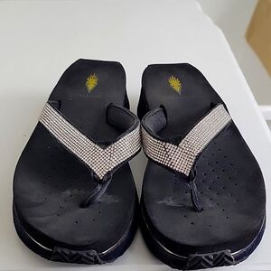 Volatile flip flops